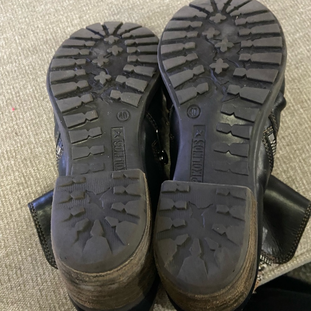 Boots - Picture 3 of 8